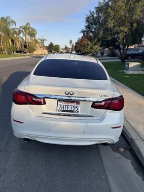 White 2015 INFINITI Q70L 3.7