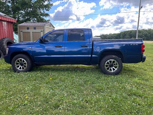 Blue 2010 Dodge Dakota Big Horn/Lone Star