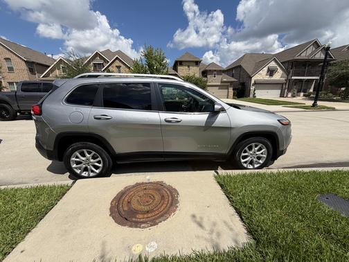 Silver 2015 Jeep Cherokee Latitude