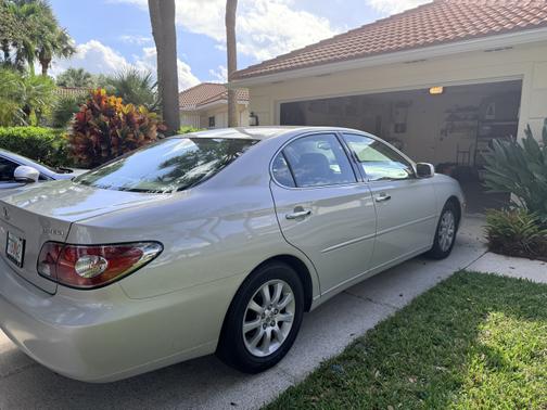 2004 Lexus ES 330 Base