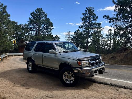 Gray 2002 Toyota 4Runner SR5