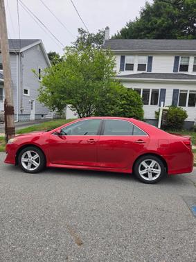 Red 2012 Toyota Camry SE