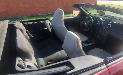 2007 Ford Mustang Deluxe