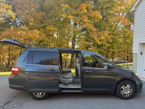 Gray 2006 Honda Odyssey EX-L