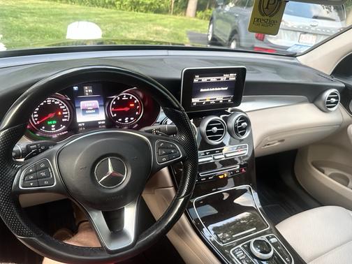 2017 Mercedes-Benz GLC 300 4MATIC