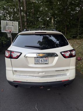White 2014 Chevrolet Traverse LTZ