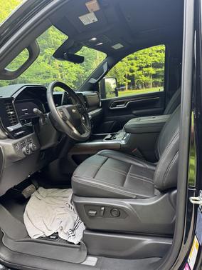 Black 2024 Chevrolet Silverado 2500 High Country