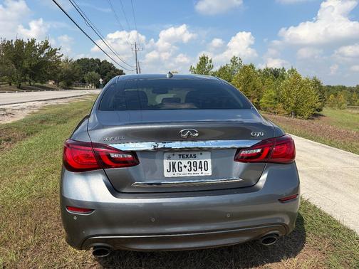 Gray 2016 INFINITI Q70 3.7