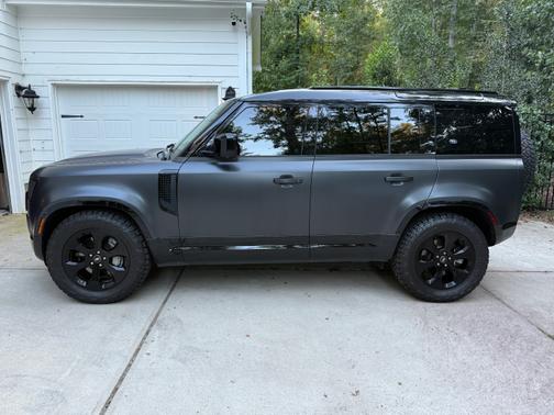 2022 Land Rover Defender X-Dynamic SE