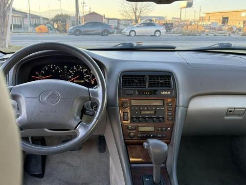 Silver 2001 Lexus ES 300 Base