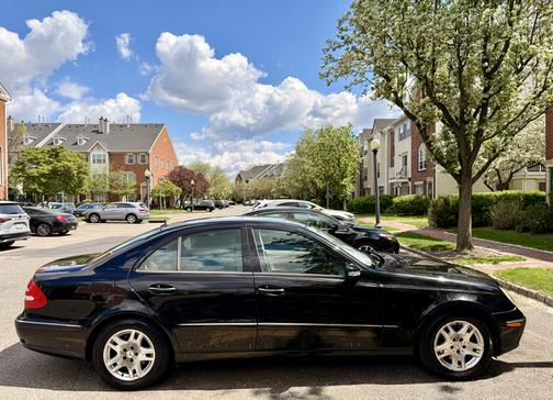 Black 2005 Mercedes-Benz E-Class E320 4MATIC