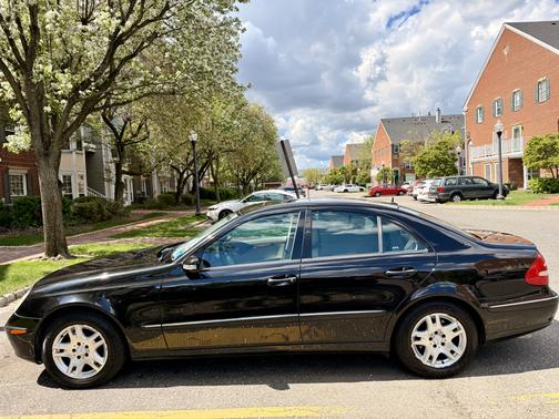Black 2005 Mercedes-Benz E-Class E320 4MATIC