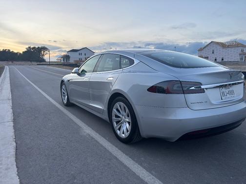 2018 Tesla Model S 75D