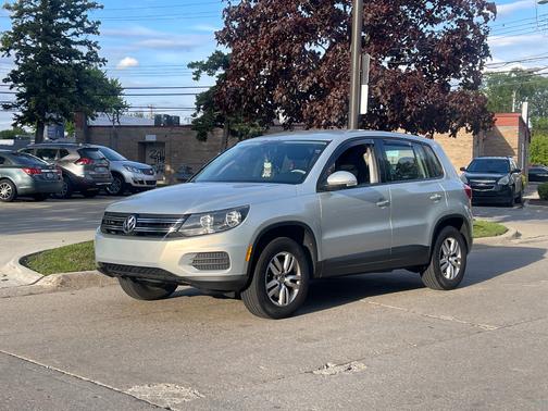Silver 2014 Volkswagen Tiguan Auto S