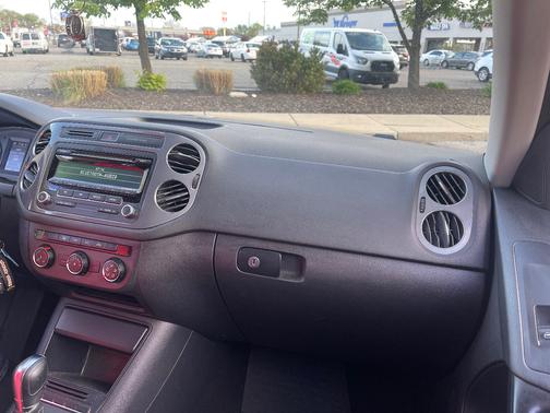 Silver 2014 Volkswagen Tiguan Auto S