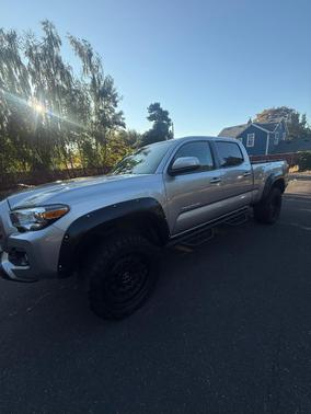 Silver 2018 Toyota Tacoma SR5