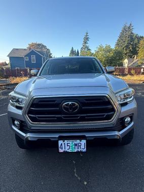 Silver 2018 Toyota Tacoma SR5