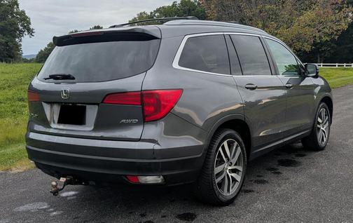 Gray 2016 Honda Pilot EX-L