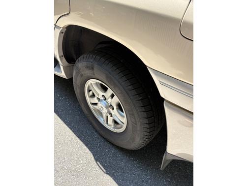 2002 Lexus LX 470 Base