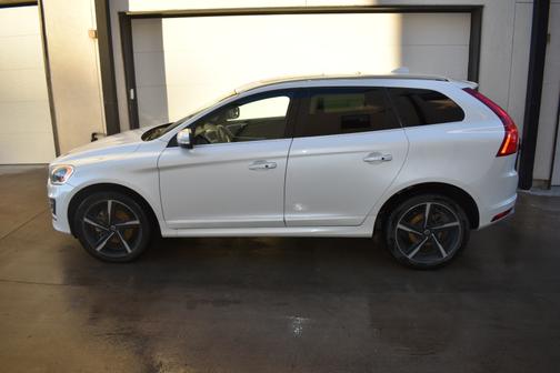 2015 Volvo XC60 T6 R-Design Platinum