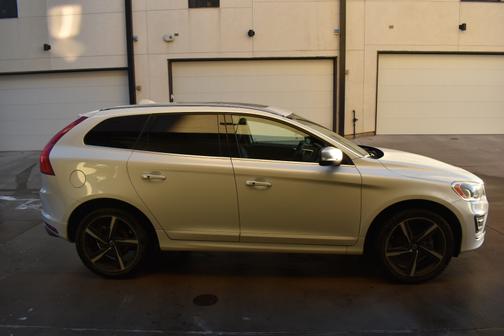 2015 Volvo XC60 T6 R-Design Platinum