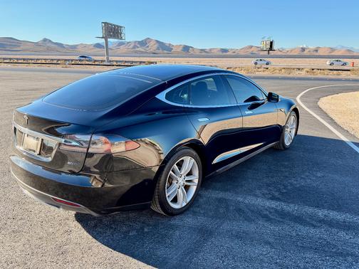 2016 Tesla Model S 85D