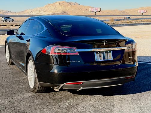 2016 Tesla Model S 85D