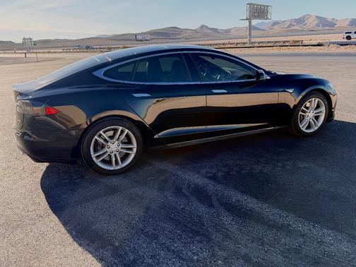 2016 Tesla Model S 85D