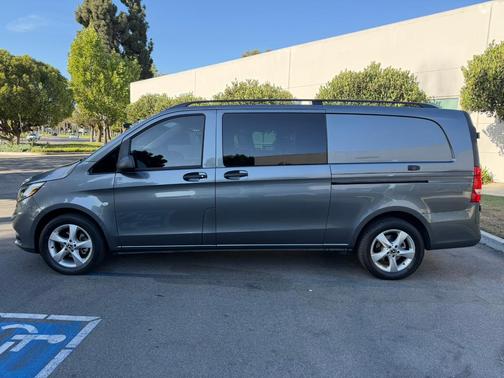 Gray 2022 Mercedes-Benz Metris Standard Roof
