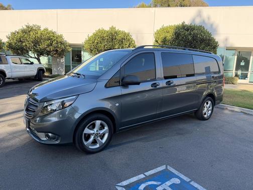 Gray 2022 Mercedes-Benz Metris Standard Roof