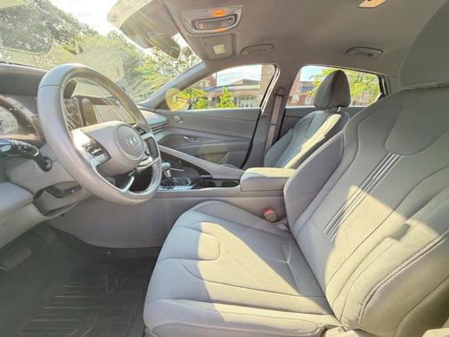 Silver 2023 Hyundai ELANTRA SEL