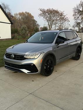 Silver 2022 Volkswagen Tiguan 2.0T SE R-Line Black