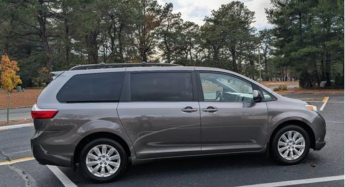 2015 Toyota Sienna LE