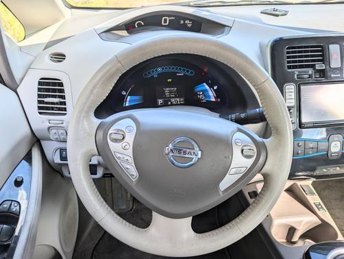 2012 Nissan Leaf SL