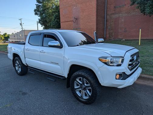 White 2018 Toyota Tacoma Limited