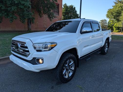White 2018 Toyota Tacoma Limited