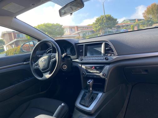Silver 2018 Hyundai ELANTRA SEL