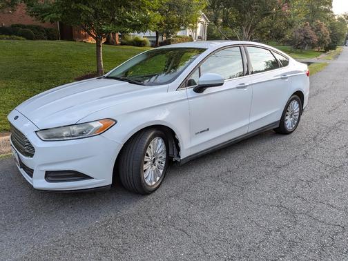 White 2014 Ford Fusion Hybrid S