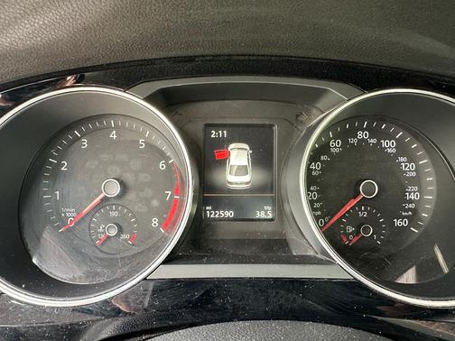 White 2017 Volkswagen Jetta GLI