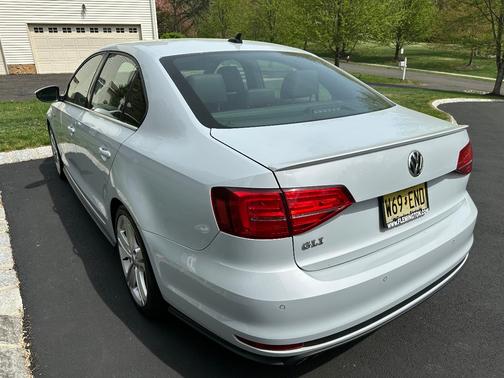 White 2017 Volkswagen Jetta GLI