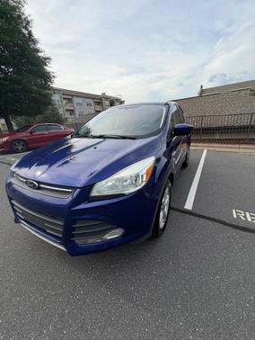 Blue 2016 Ford Escape SE