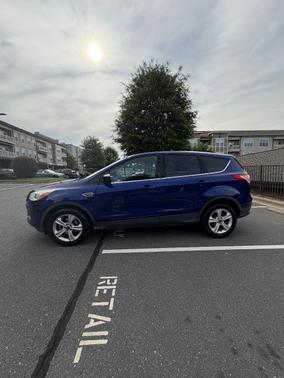Blue 2016 Ford Escape SE