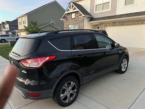 Black 2015 Ford Escape SE