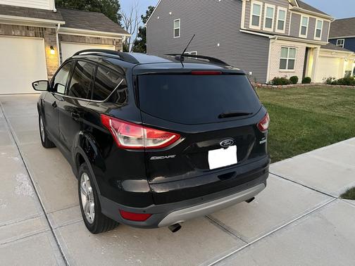 Black 2015 Ford Escape SE