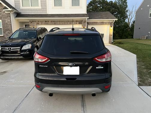 Black 2015 Ford Escape SE