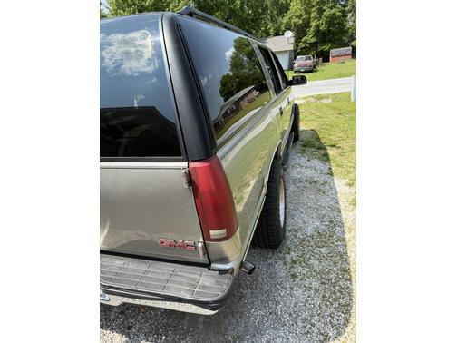 1999 GMC Suburban 1500