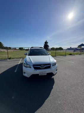 White 2015 Subaru XV Crosstrek 2.0i Limited
