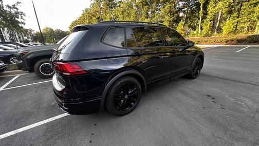 2022 Volkswagen Tiguan 2.0T SE R-Line Black