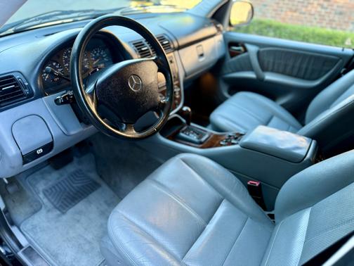 2000 Mercedes-Benz M-Class ML430 4MATIC