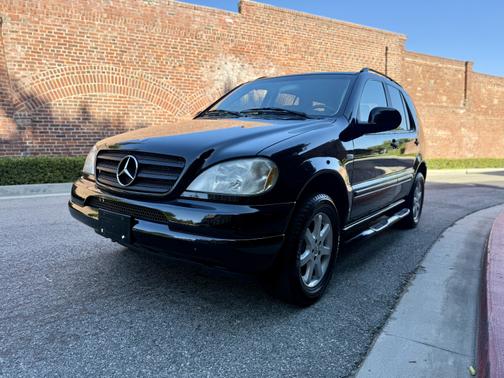 2000 Mercedes-Benz M-Class ML430 4MATIC
